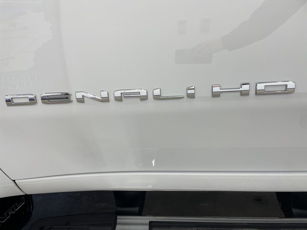 Used 2024 GMC Sierra 3500 Denali image 25