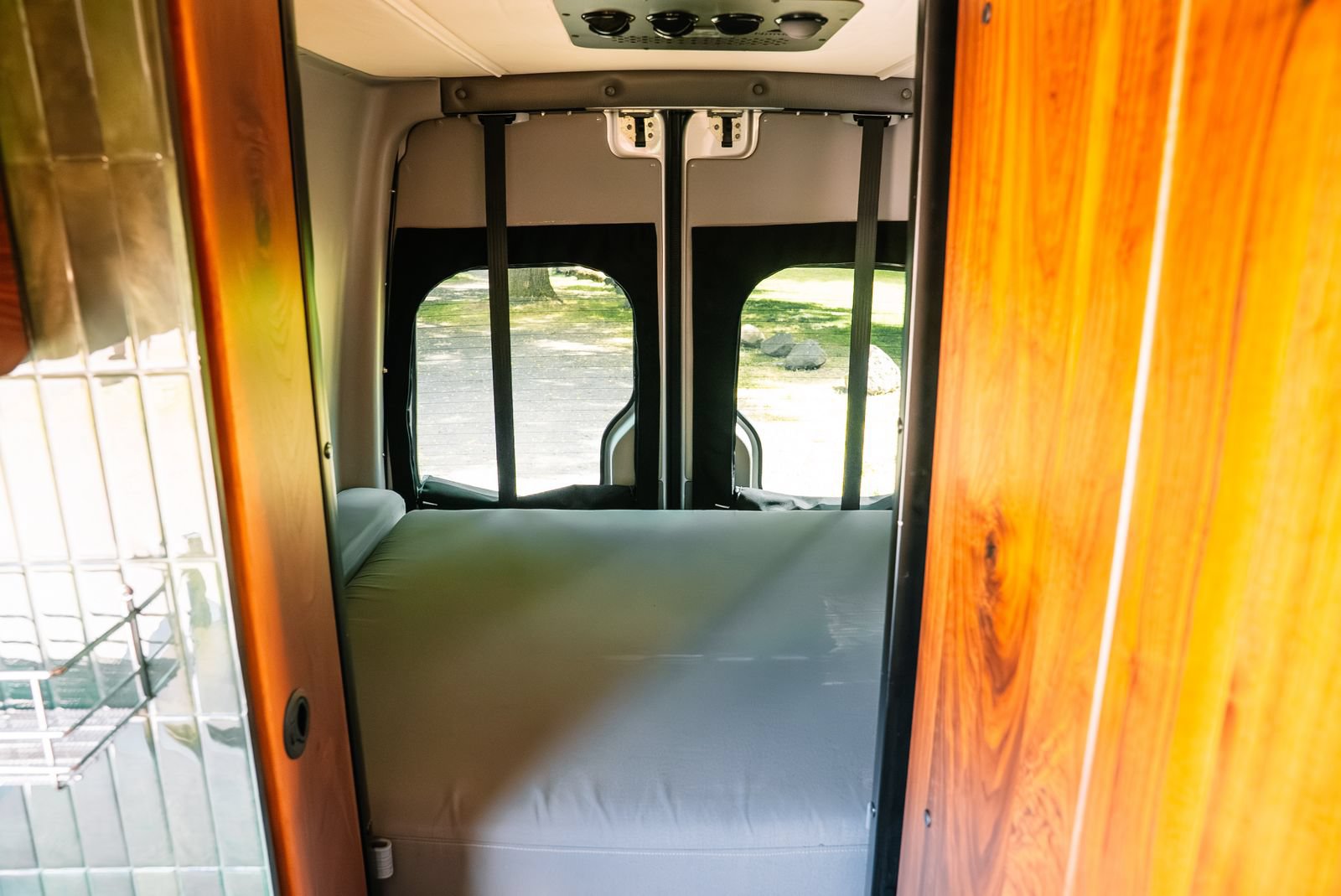Used 2018 Mercedes-Benz Sprinter 2500 image 17