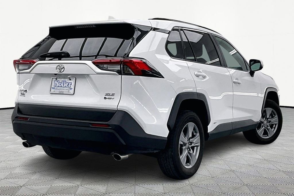 Used 2025 Toyota RAV4 XLE image 2