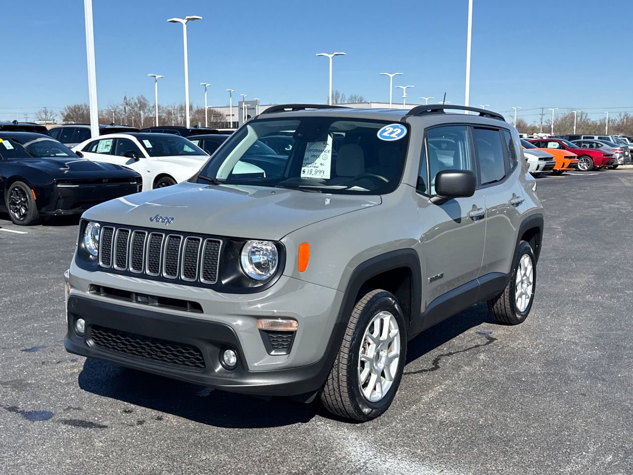 Used 2022 Jeep Renegade Latitude w/ Convenience Group AWD/4WD image 7
