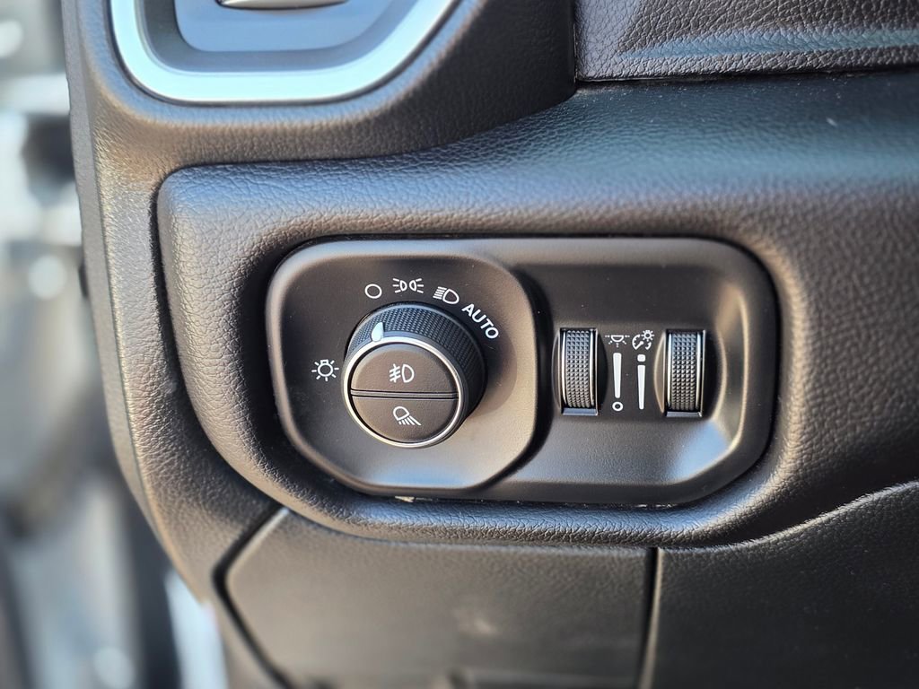Used 2024 RAM 2500 Laramie w/ Cold Weather Group AWD/4WD image 40