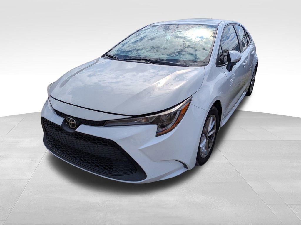 Used 2021 Toyota Corolla LE w/ LE Convenience Package image 3