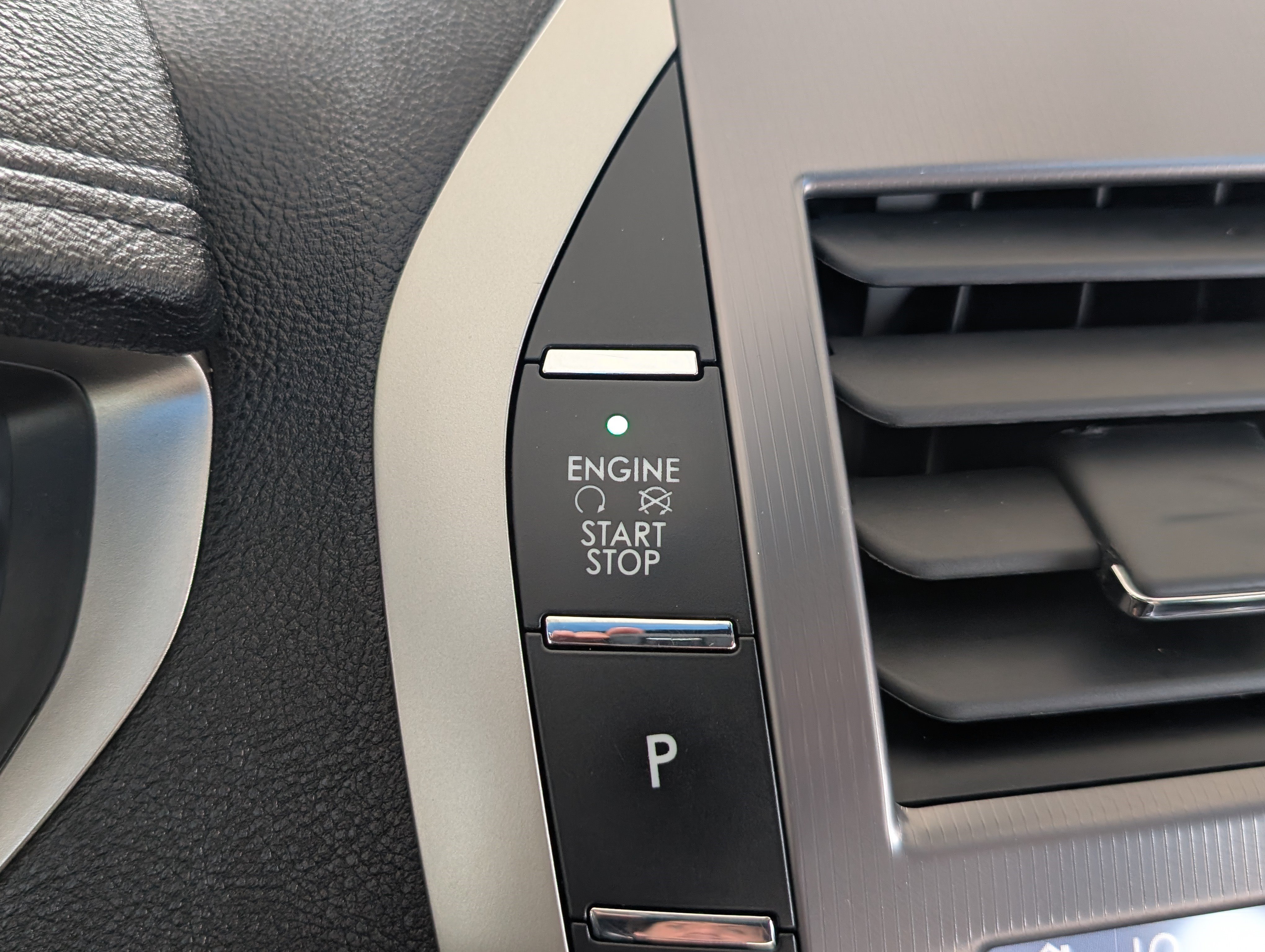 Used 2019 Lincoln MKZ Premiere FWD image 32