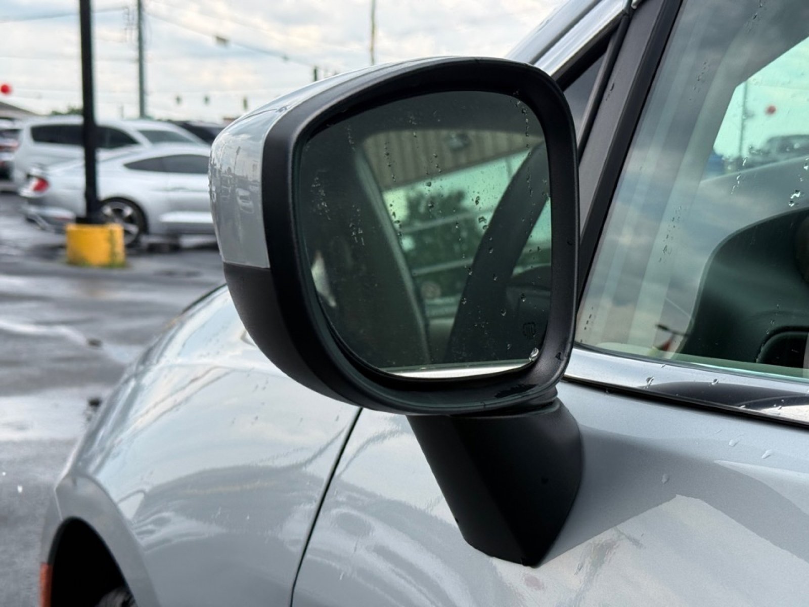 Used 2023 Chrysler Voyager LX FWD image 38