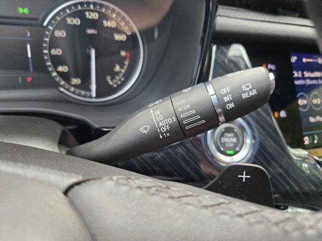 Used 2025 Cadillac XT6 Premium Luxury image 30