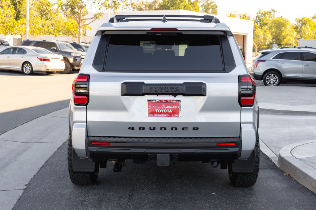 Certified 2025 Toyota 4Runner SR5 AWD/4WD image 6