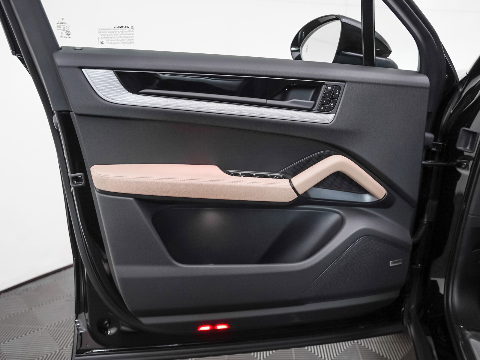 New 2026 Porsche Cayenne image 24