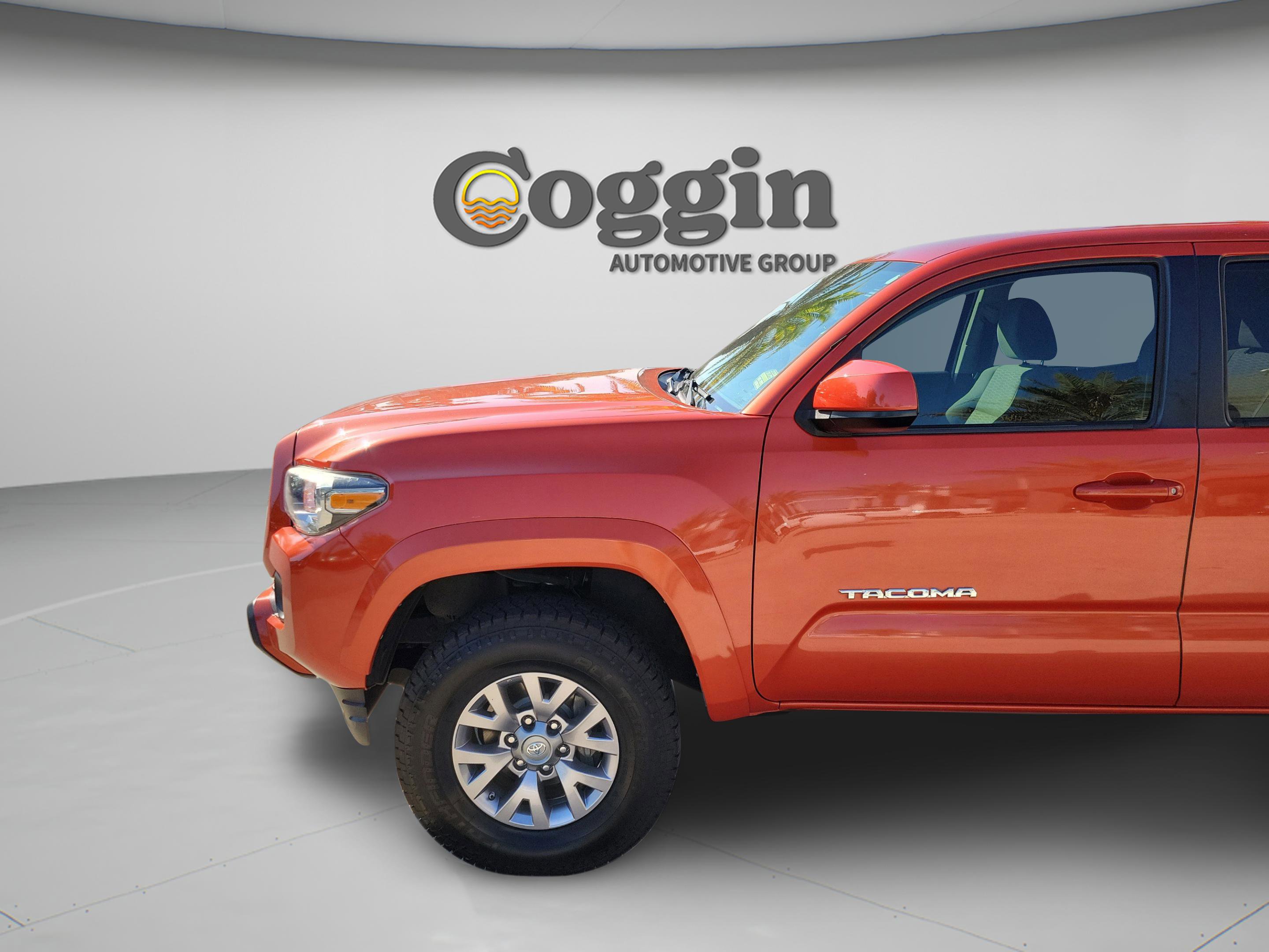 Used 2017 Toyota Tacoma SR5 w/ Tow Package RWD image 29