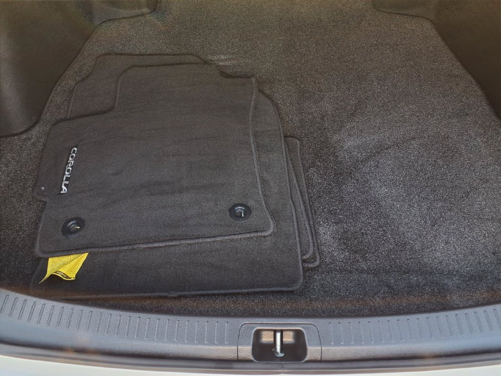 Certified 2022 Toyota Corolla LE w/ Carpet Mat Package (TMS) FWD image 7