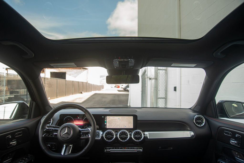 Certified 2025 Mercedes-Benz GLB 250 4MATIC image 31
