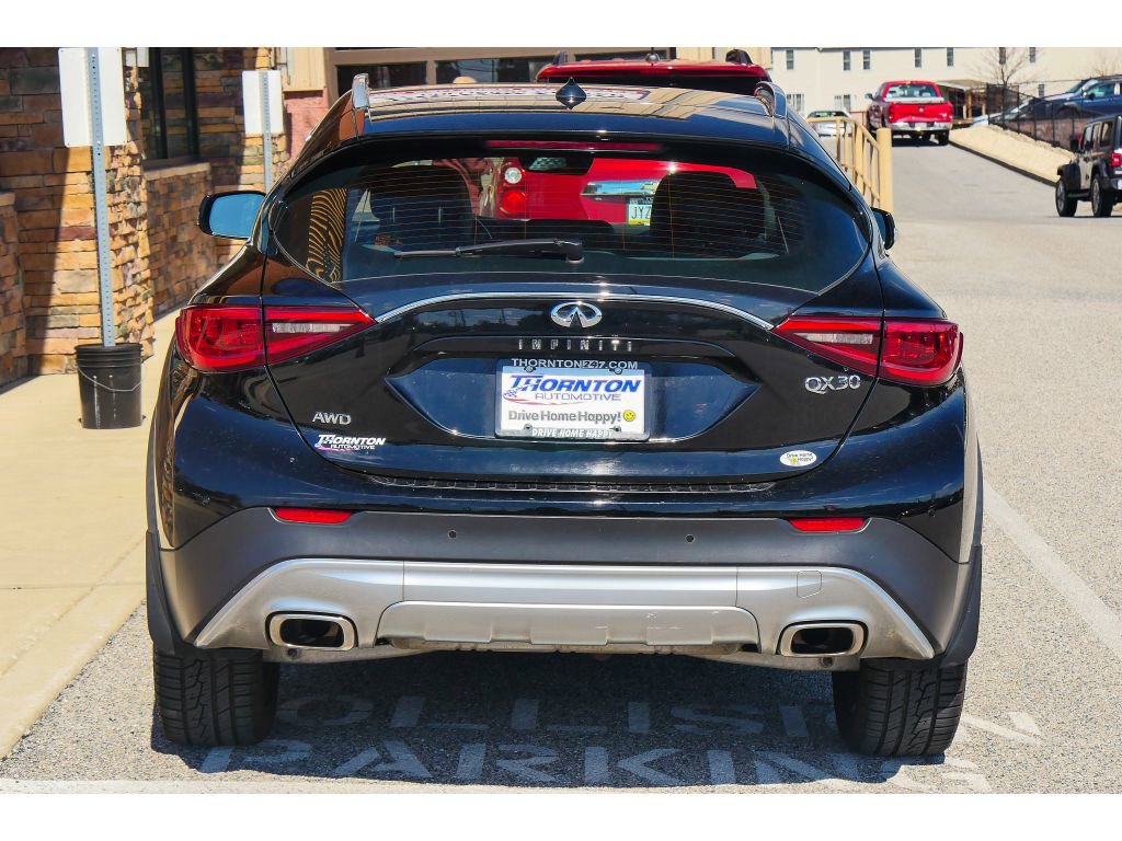 Used 2018 INFINITI QX30 Premium w/ Navigation Package image 4