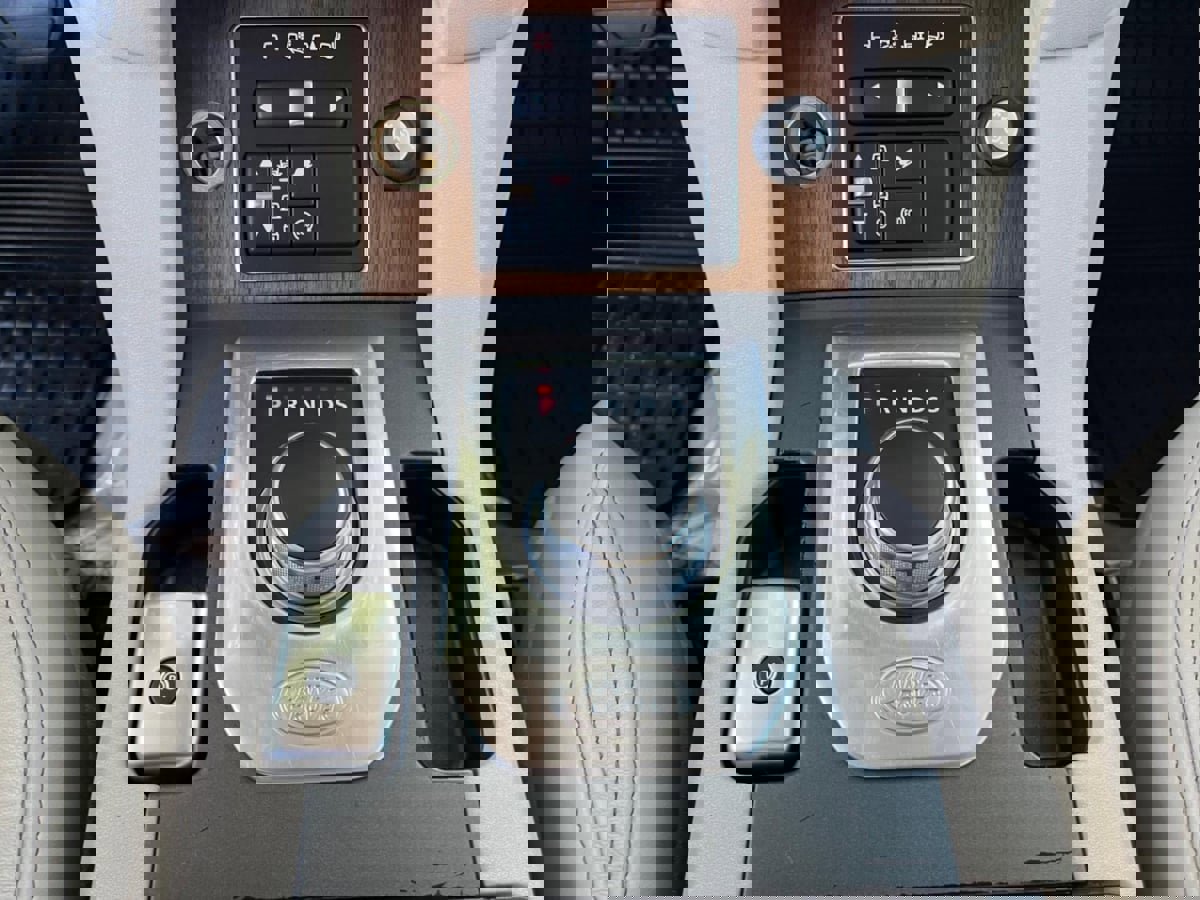 Used 2016 Land Rover LR4 HSE LUX image 21