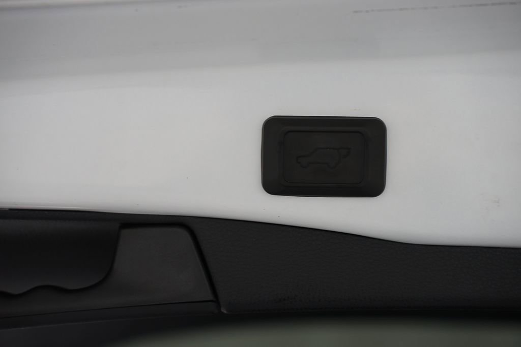 Certified 2022 Toyota RAV4 XLE w/ Convenience Package image 34