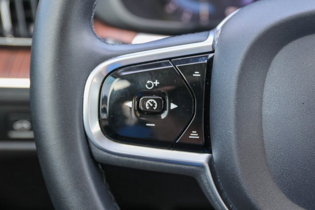 Used 2023 Volvo XC60 B5 Plus w/ Climate Package image 31