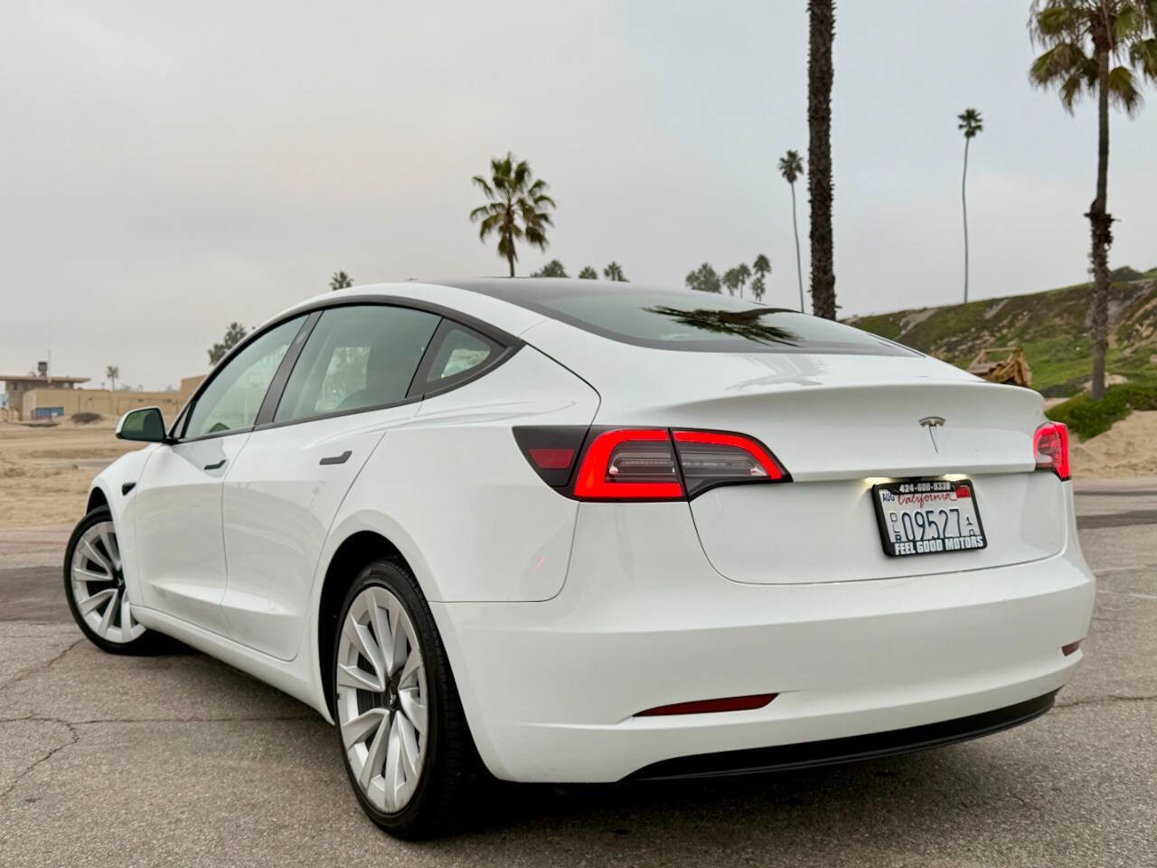 Used 2023 Tesla Model 3 Standard Range image 3