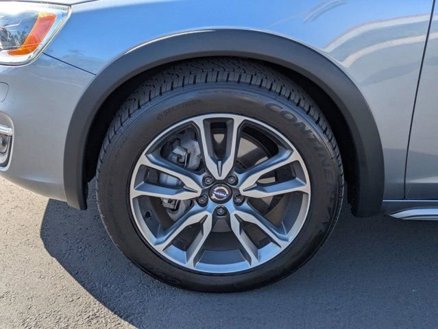 Used 2017 Volvo S60 T5 Cross Country Platinum w/ Climate Package AWD/4WD image 9