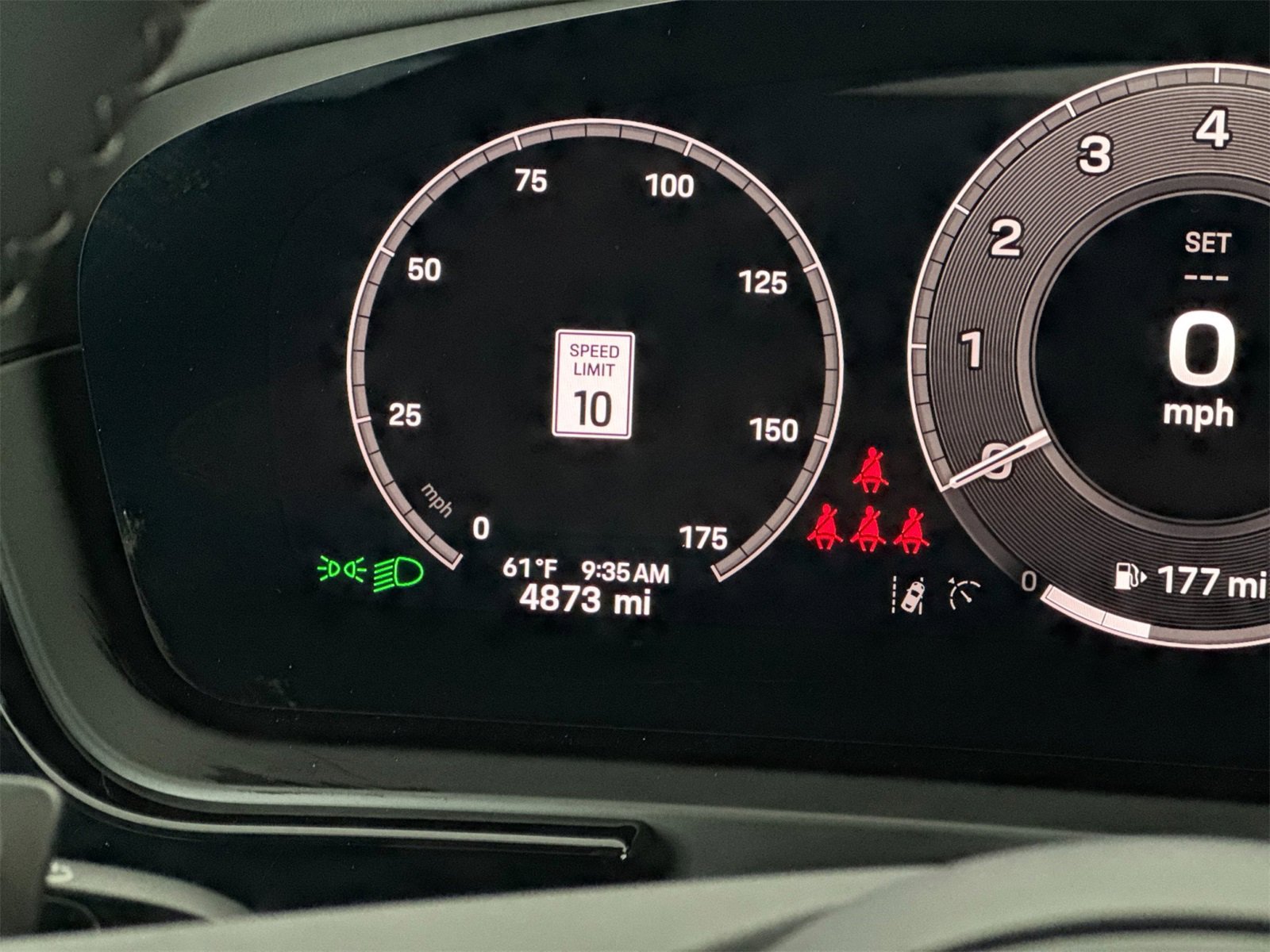 Used 2025 Porsche Cayenne Coupe image 32