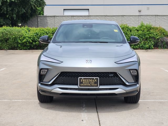 Used 2025 Buick Envista Sport Touring w/ Convenience I Package FWD image 2