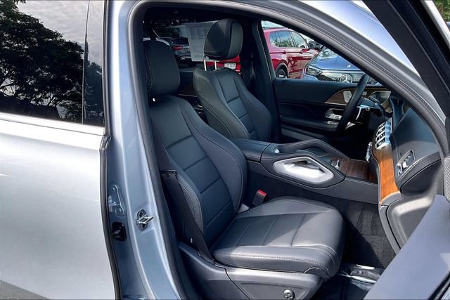Certified 2025 Mercedes-Benz GLS 450 4MATIC w/ AMG Line Exterior image 7