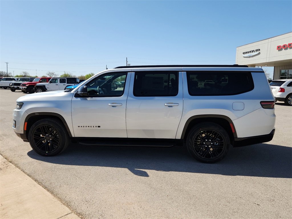 New 2025 Jeep Wagoneer L Series II w/ Convenience Group I image 2