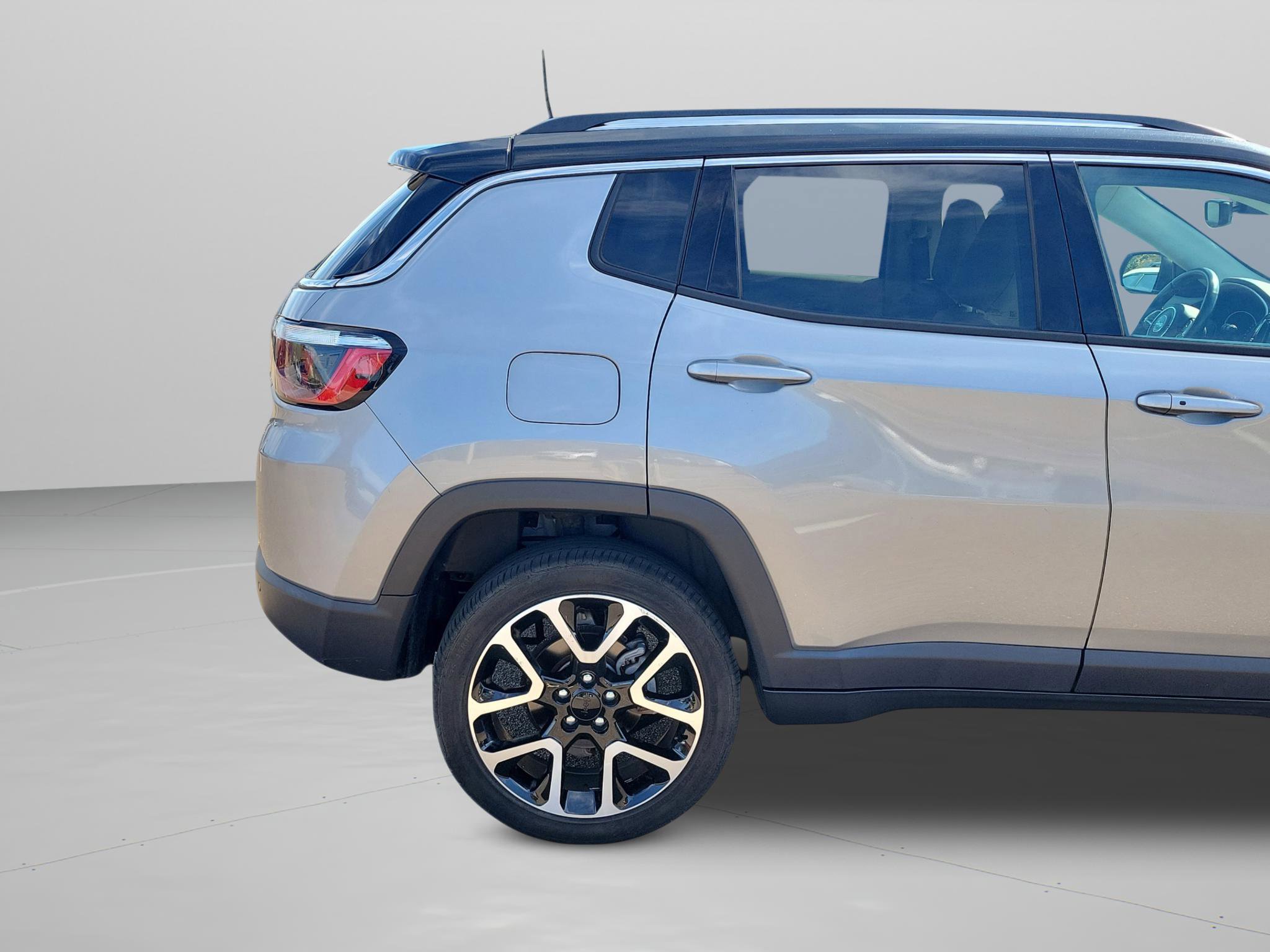 Used 2020 Jeep Compass Limited w/ Advanced Safety Group image 34