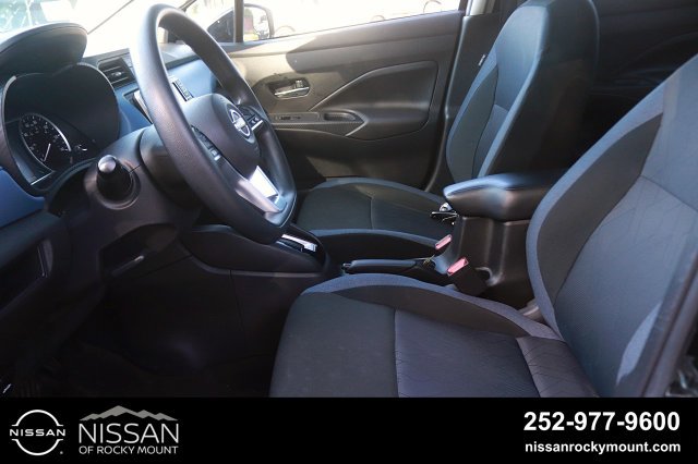 Used 2025 Nissan Versa SV FWD image 13