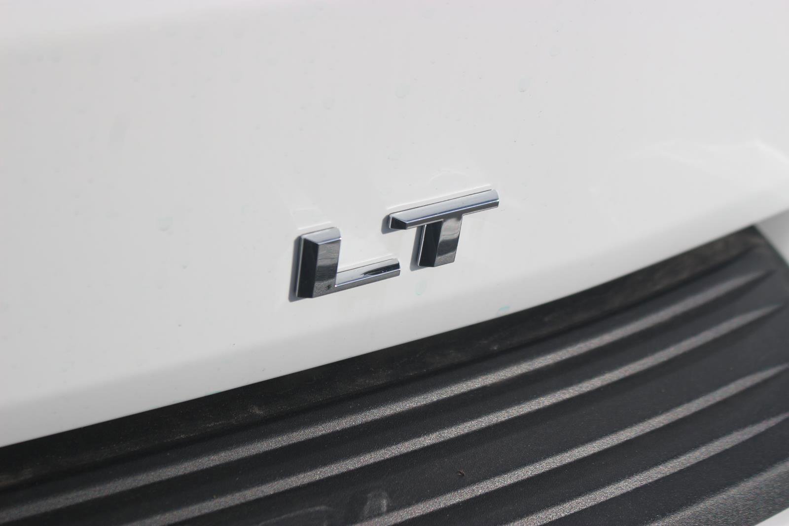 New 2026 Chevrolet Suburban LT w/ Comfort Package image 11