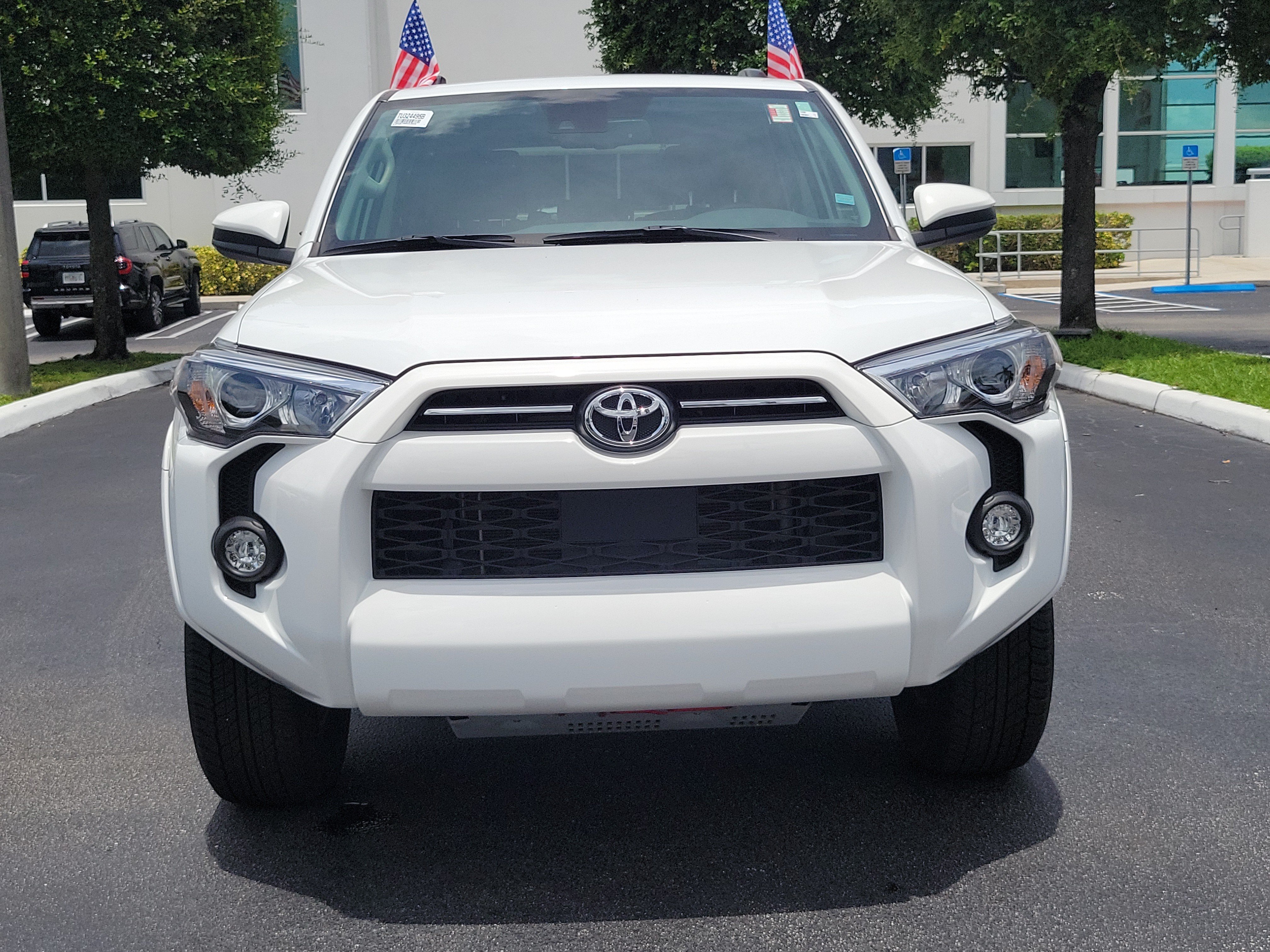 Used 2024 Toyota 4Runner SR5 RWD image 4