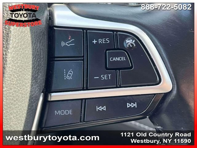 Used 2023 Toyota Highlander XLE AWD/4WD image 26