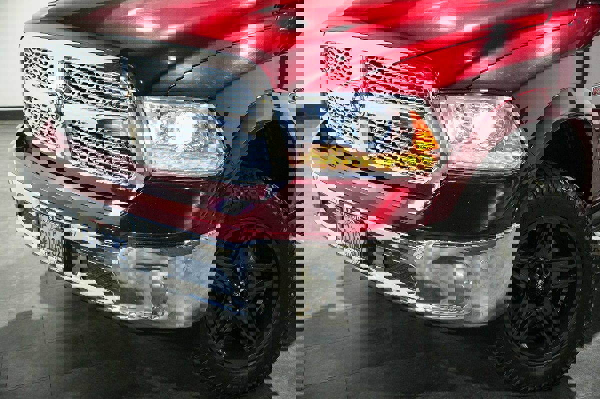 Used 2018 RAM 1500 Laramie image 9