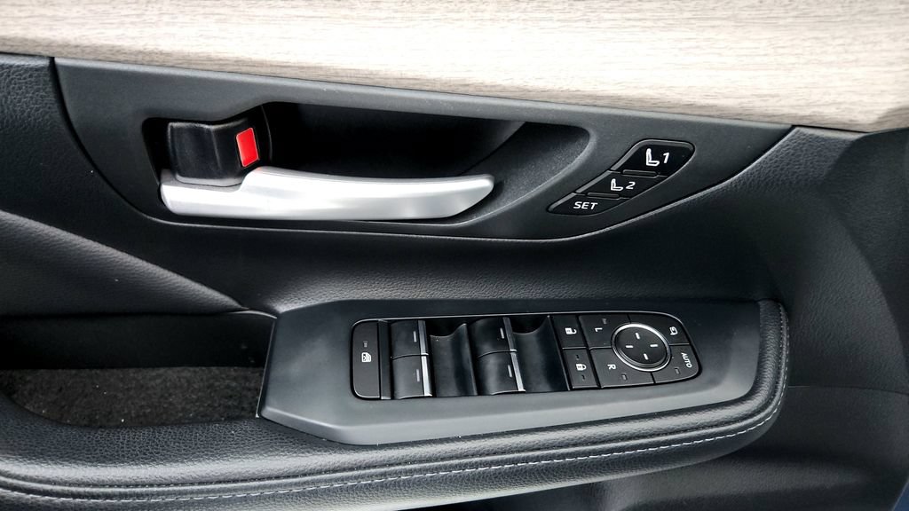 Certified 2024 Toyota Grand Highlander AWD image 24