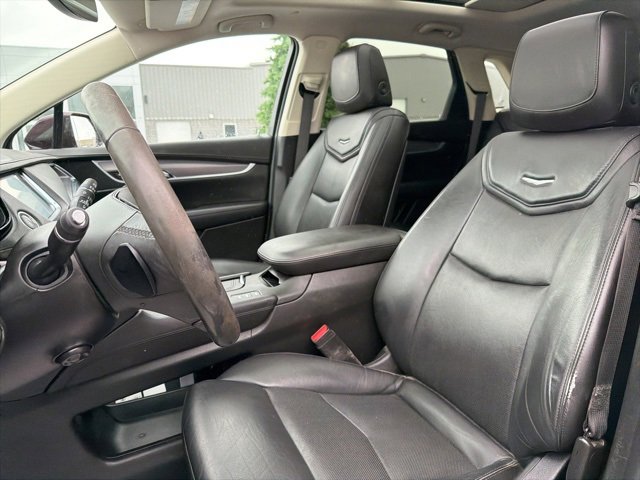 Used 2018 Cadillac XT5 Luxury w/ LPO, Sport Package image 16