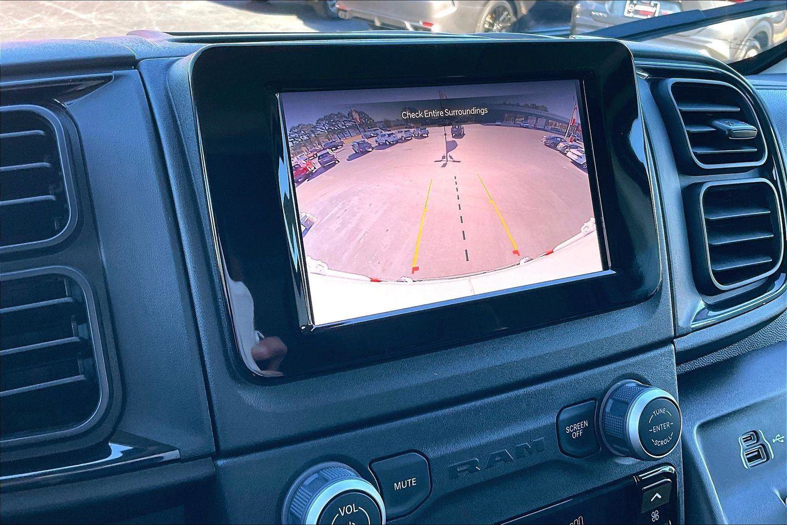 Used 2025 RAM ProMaster 2500 w/ Convenience Group image 21