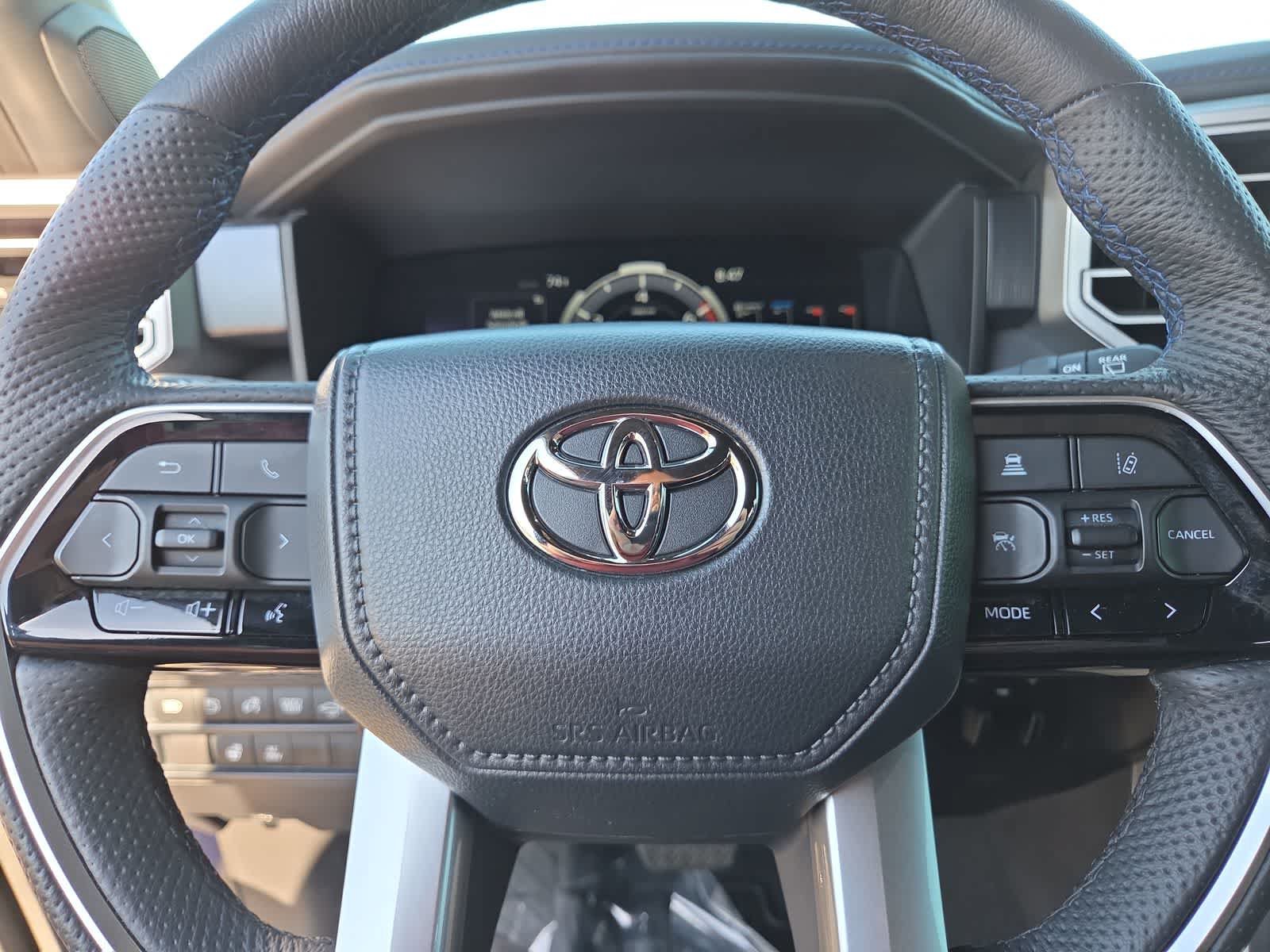 Used 2025 Toyota Sequoia Platinum AWD/4WD image 23