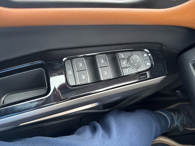 Used 2024 Nissan Pathfinder Platinum w/ Black Appearance Package image 28