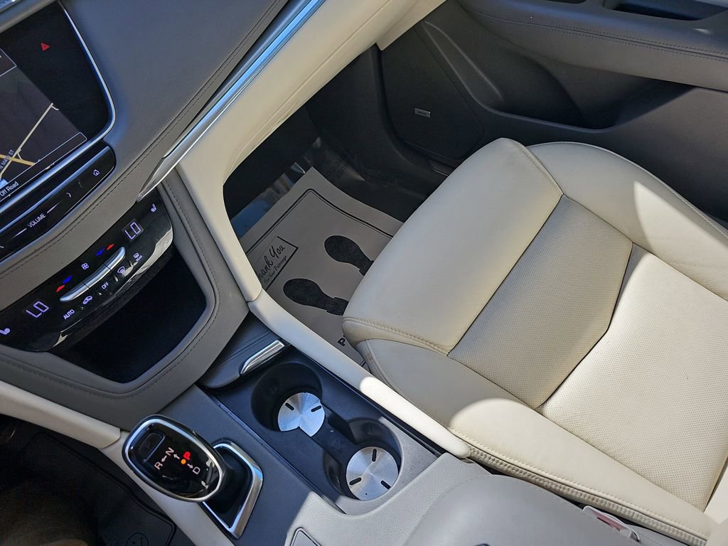 Used 2017 Cadillac XT5 Luxury w/ Driver Awareness Package image 29