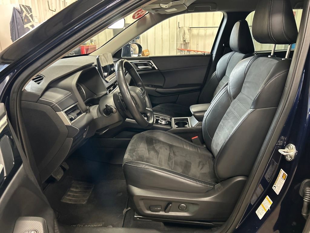 Used 2023 Mitsubishi Outlander SE AWD/4WD image 12