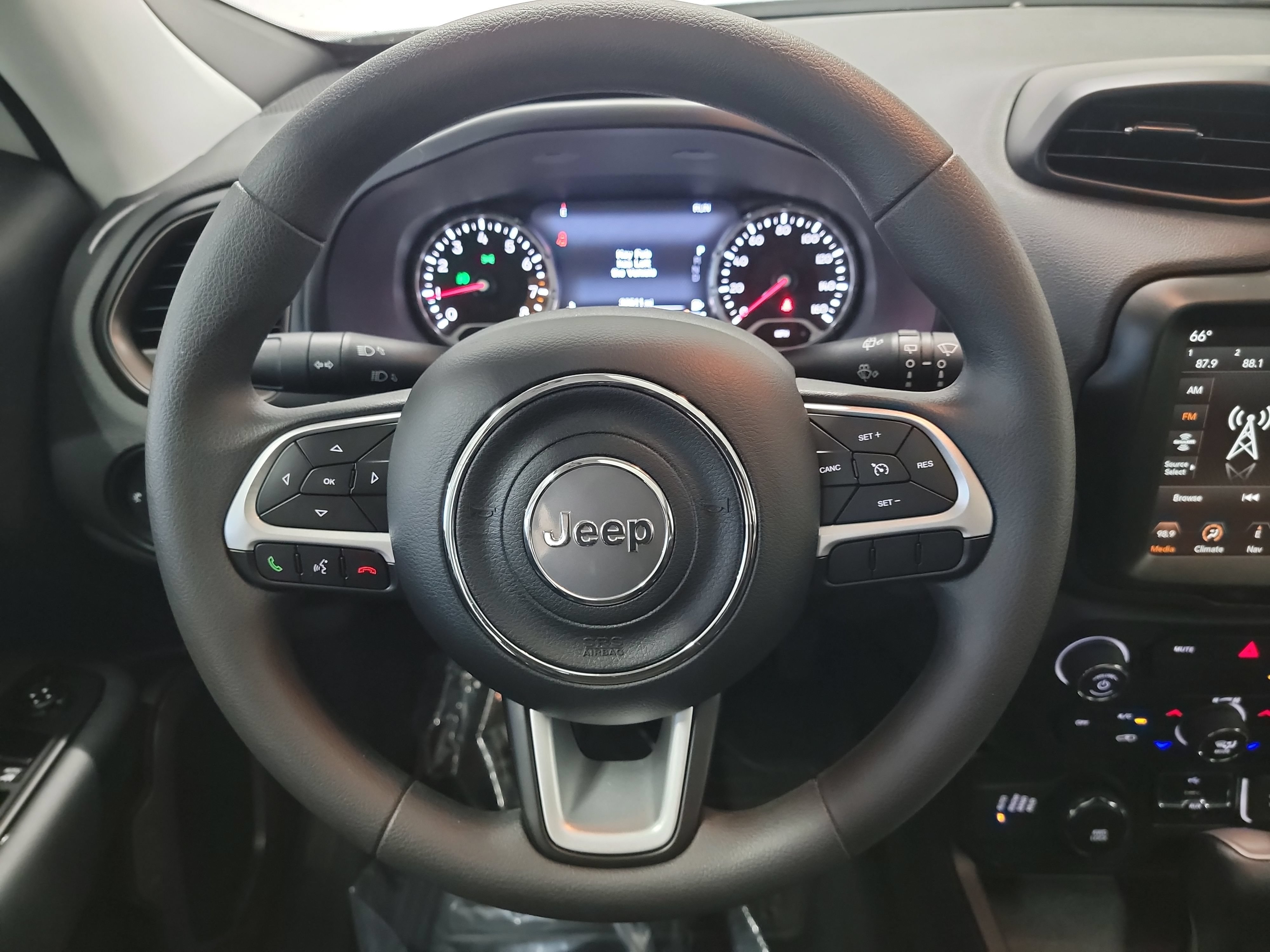 Used 2023 Jeep Renegade Latitude w/ Sun/Sound Group AWD/4WD image 17