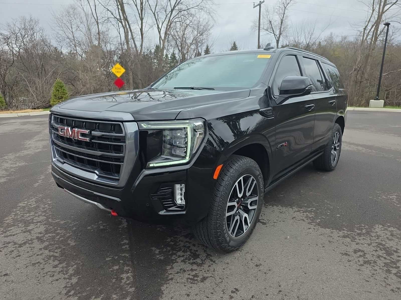 Used 2023 GMC Yukon AT4 w/ AT4 Premium Plus Package image 1