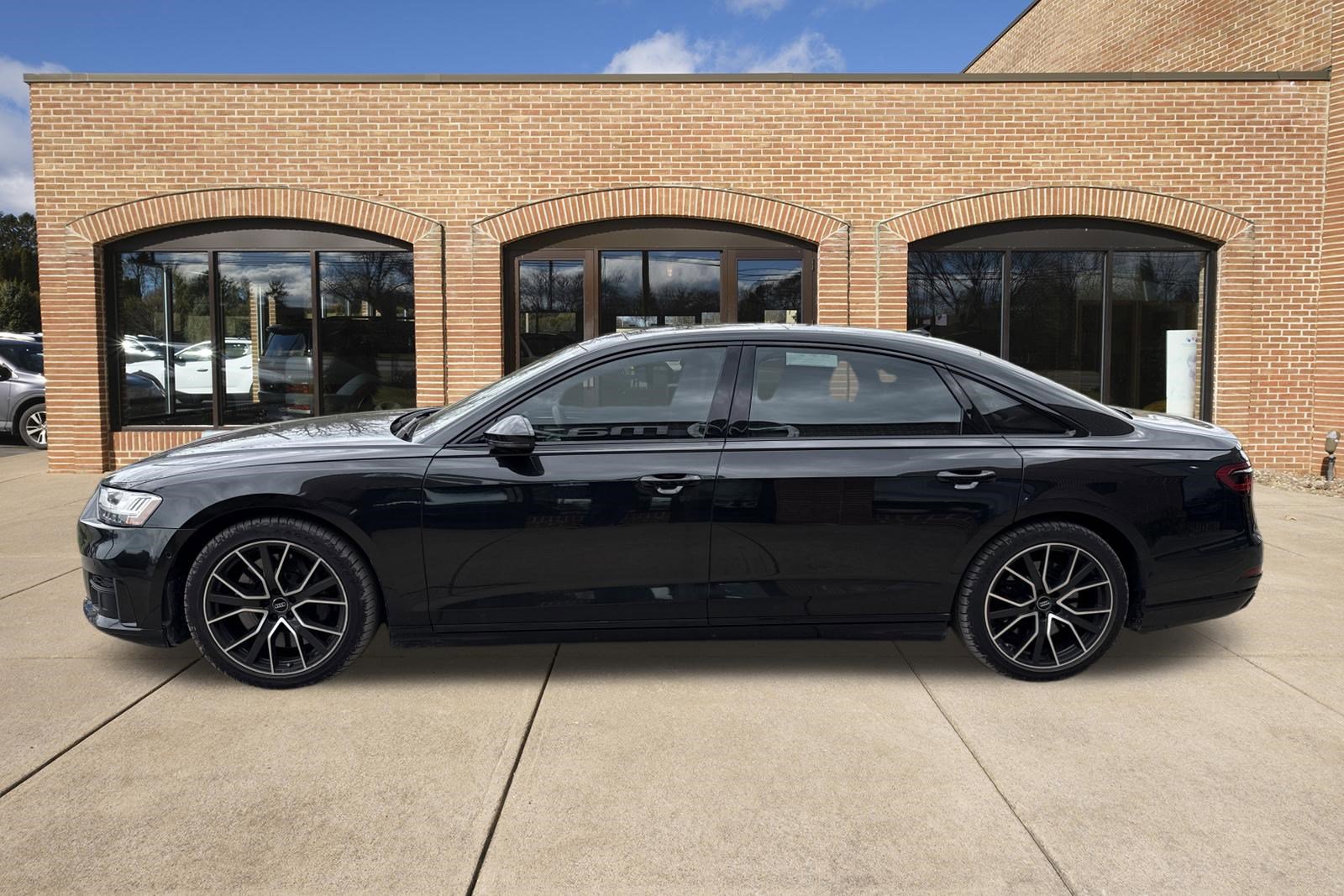 Used 2020 Audi A8 L 4.0T w/ Sport Plus Package image 5
