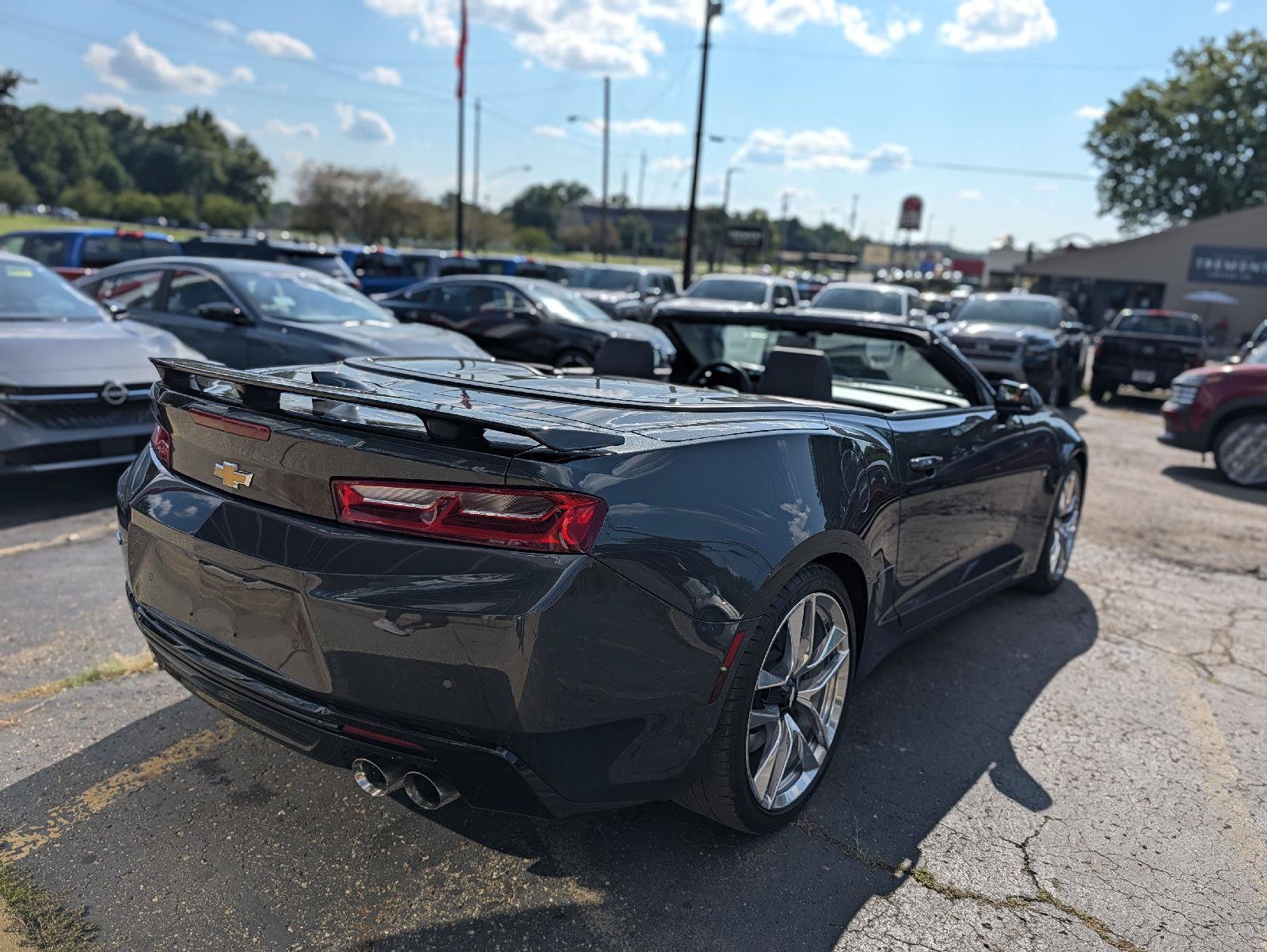 Used 2018 Chevrolet Camaro SS RWD image 34