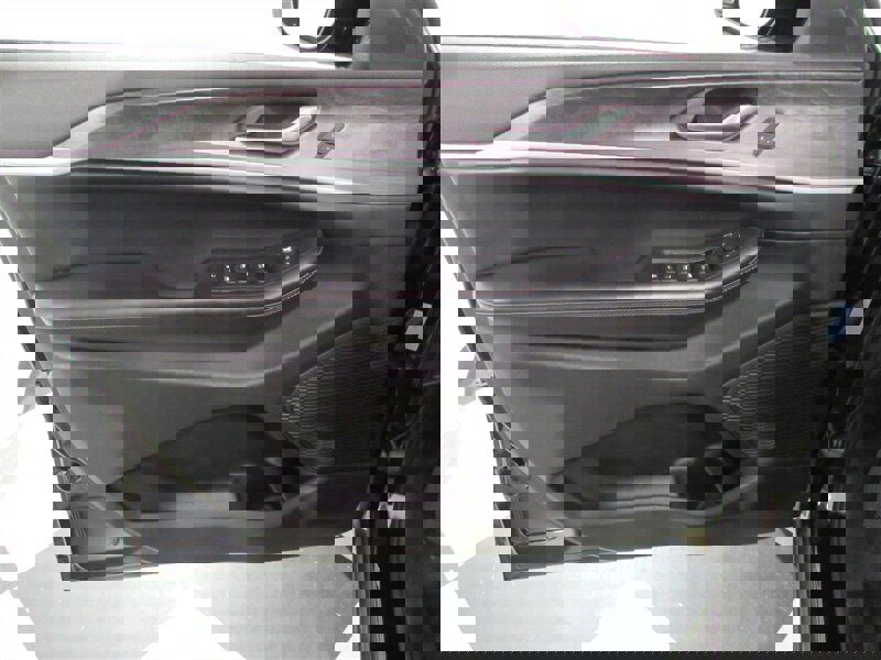 Used 2023 Jeep Grand Cherokee Limited image 14