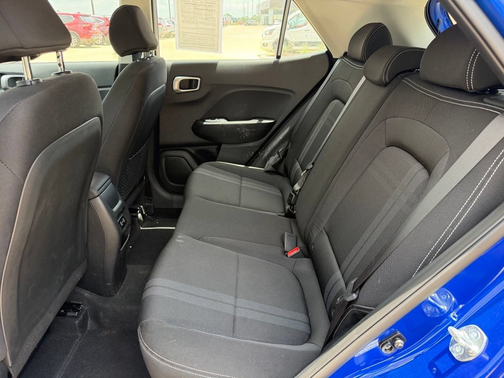 Used 2025 Hyundai Venue SEL FWD image 14