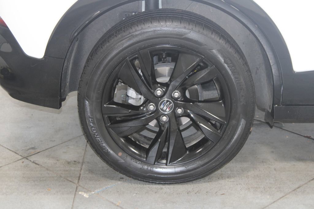 Used 2024 Buick Encore GX Sport Touring image 13