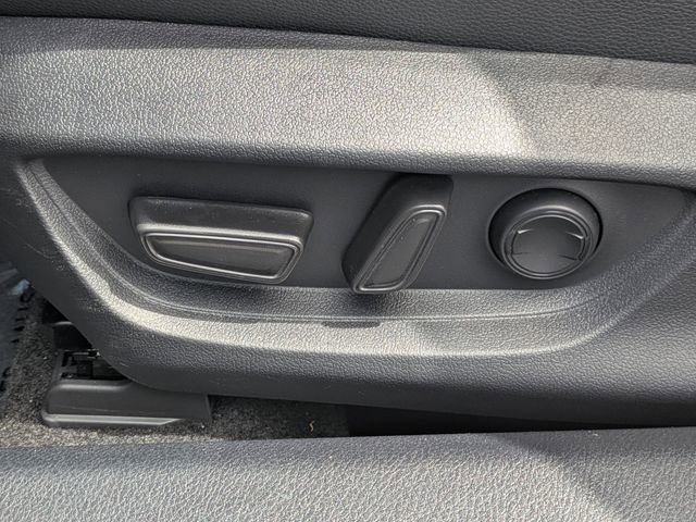Used 2025 Toyota Camry SE AWD/4WD image 19
