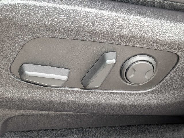 Used 2024 Kia Carnival LX FWD image 20