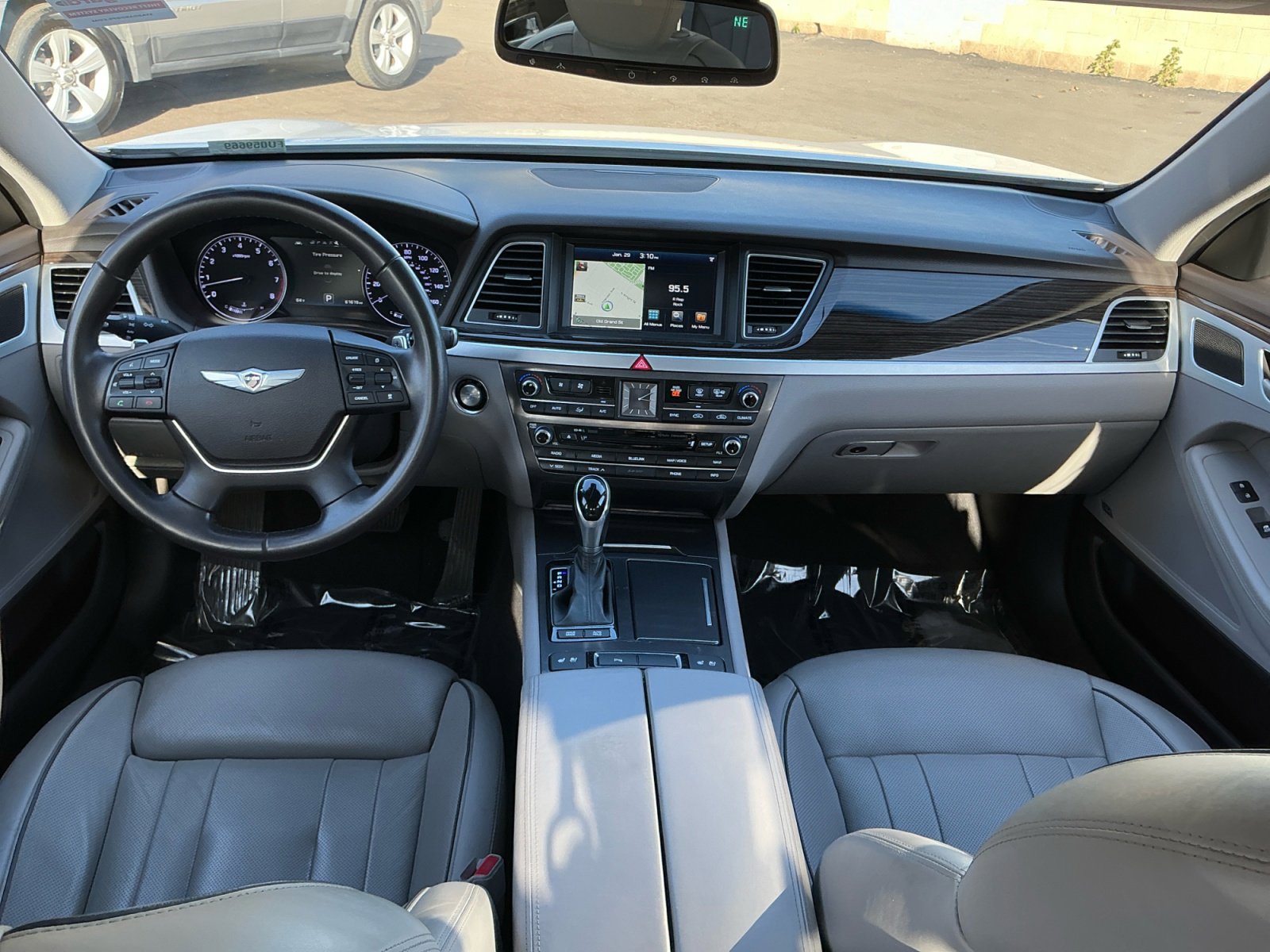 Used 2015 Hyundai Genesis 3.8 w/ Option Group 03 image 17