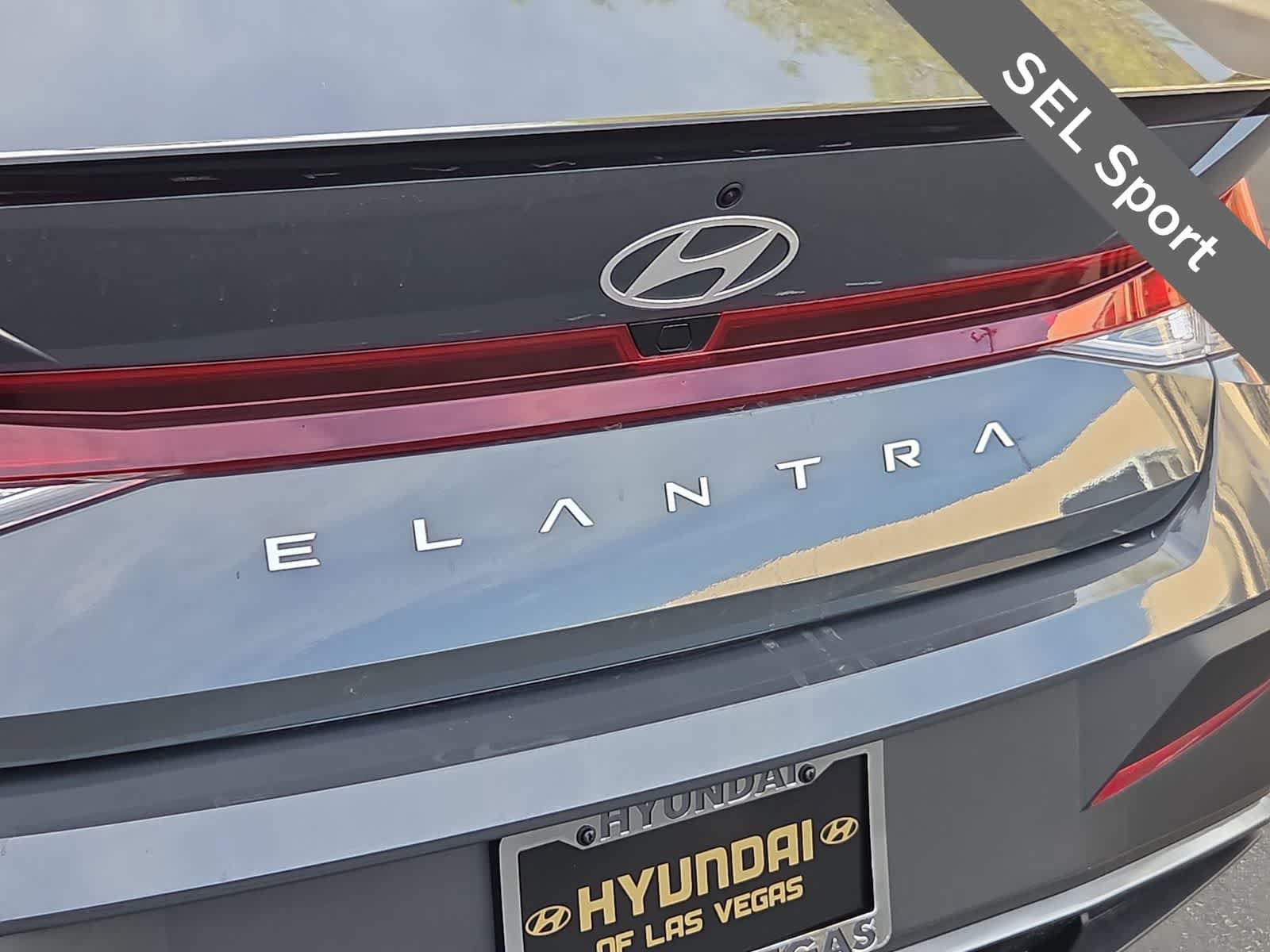Certified 2025 Hyundai Elantra Sport FWD image 11