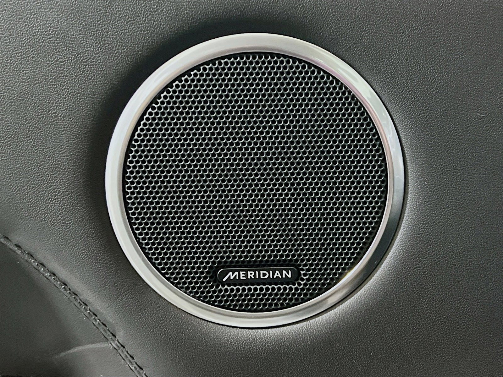 Used 2019 Land Rover Range Rover Sport SVR image 15