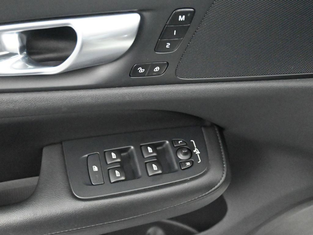 Used 2024 Volvo S60 B5 Core image 26